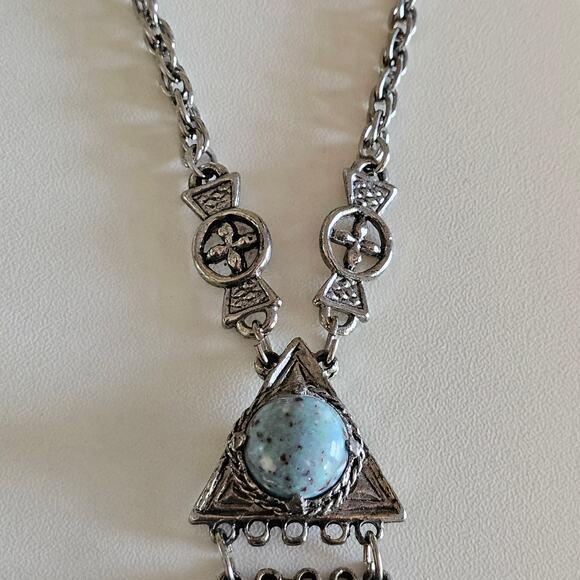 Vintage Native American Style Silver Engraved Turquoise Cabochon Necklace - Picture 4 of 8